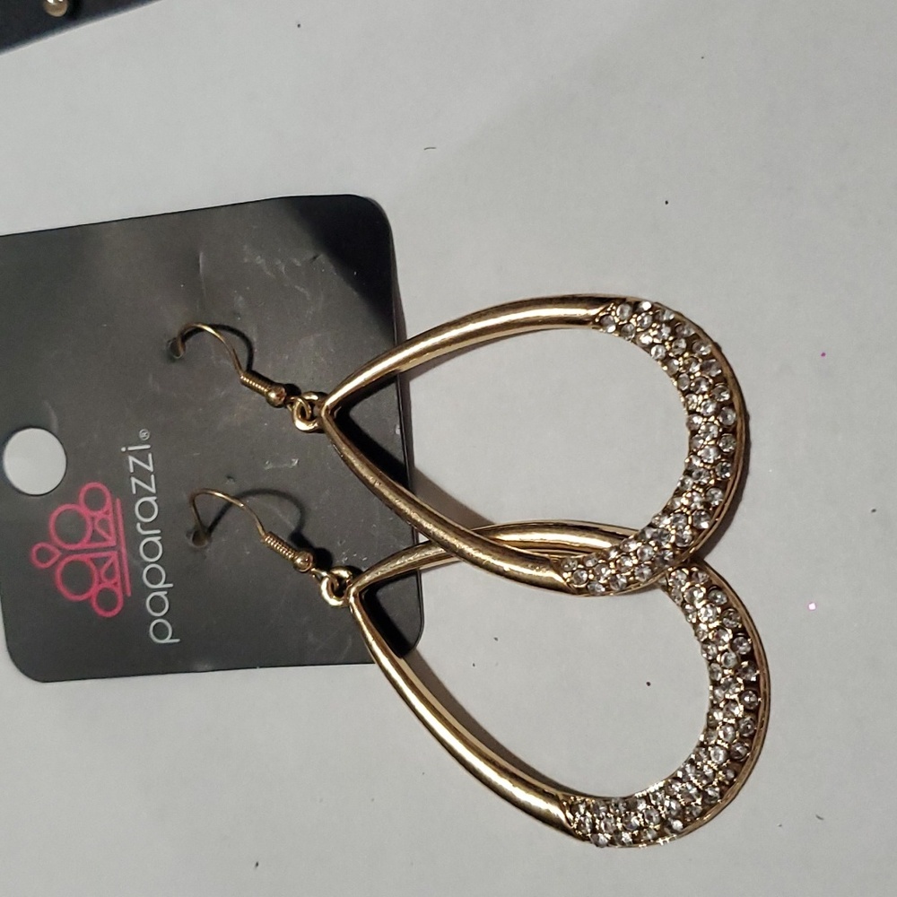 Paparazzi hoop earrings